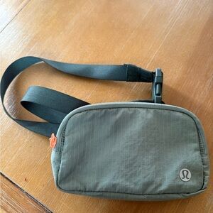 lululemon Green Belt Bag mini